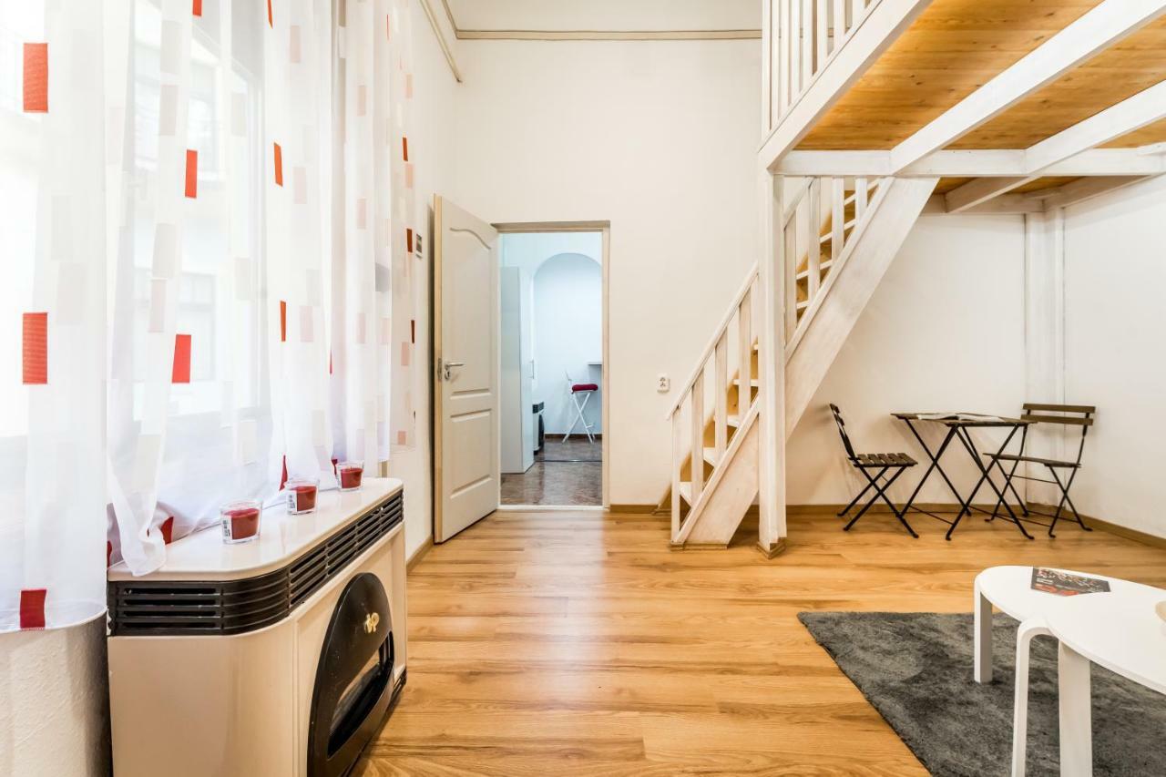 Bpr Cozy Rosie Apartment Будапеща Екстериор снимка